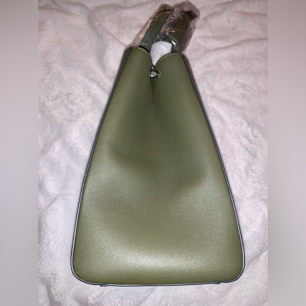 MCM Medium Aren VI Leather Hobo Bag (Sea Turtle) - Picture 10 of 15
